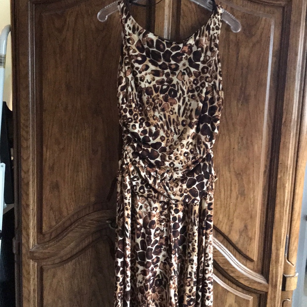 Dress - Picture 2 of 5
